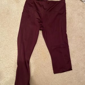 Maroon cropped leggings